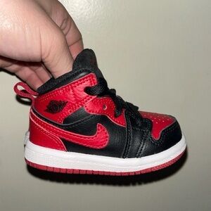 Air Jordan 1 Mid Banned